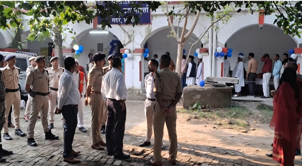 सारण शिक्षक निर्वाचन क्षेत्र में मतदान शुरू सारण शिक्षक निर्वाचन क्षेत्र में मतदान शुरू