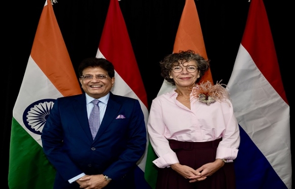 भारत-नीदरलैंड व्यापार मंच को संबोधित करते पीयूष गोयल भारत-नीदरलैंड व्यापार मंच को संबोधित करते पीयूष गोयल
