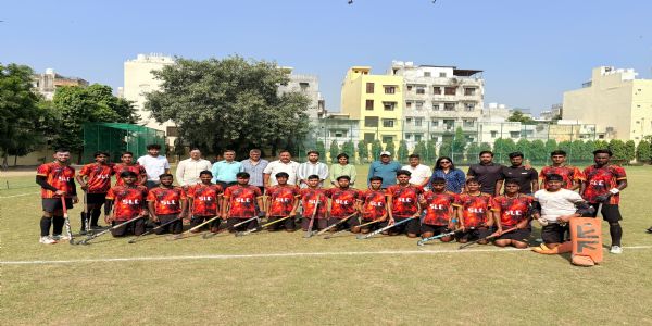 दिल्लीविश्वविद्यालयस्य हॉकीप्रतियोगितायाः द्वितीये दिने श्यामलालमहाविद्यालयः, खालसामहाविद्यालयः, हंसराजमहाविद्यालयः, श्रीराममहाविद्यालयश्च क्वार्टरफाइनल इत्येतत् चक्रं प्राप्तवन्तः।