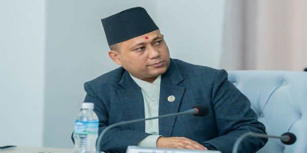 जलवायुपरिवर्तनसम्बद्धे ‘प्री-सीओपी लीडर्स इवेन्ट्’ कार्यक्रमे भागं ग्रहीतुं विदेशमन्त्री शिशिर खनालः फिजीदेशं प्रति प्रस्थितवान्।