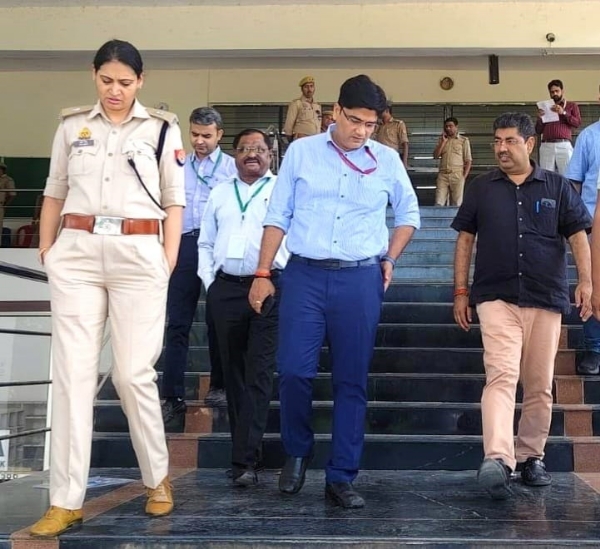 निरीक्षण करते नोडल अधिकारी निरीक्षण करते नोडल अधिकारी
