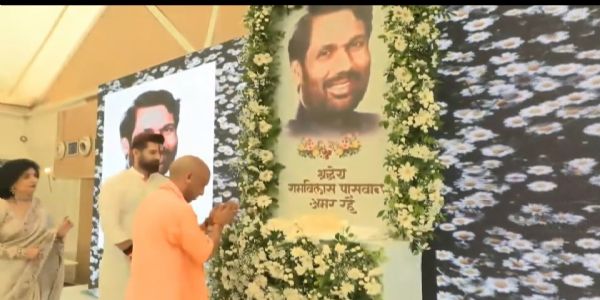 बाबासाहेबस्य स्वप्नानां भारतस्य निर्माणाय रामविलासपासवानः आजीवनं समर्पितः आसीत् - मुख्यमन्त्री योगी