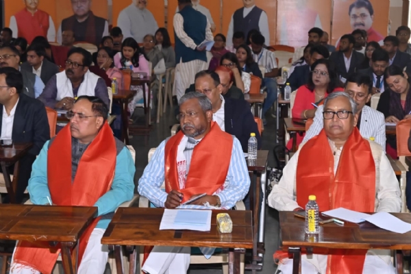 कार्यक्रम में शामिल भाजपा नेता