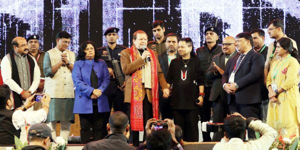 फरीदाबादनगरम् - शिल्पकाराणां च कलाकाराणां च अन्ताराष्ट्रिय–ख्यातिं प्रददाति सूरजकुण्ड–मेलापक: : डॉ.अरविन्द–शर्मा