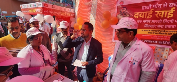 सर्वजन दवा सेवन अभियान का जिलाधिकारी ने किया शुभारंभ