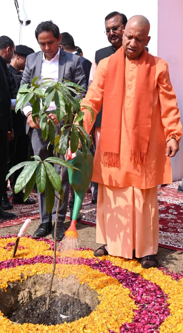 कृतज्ञता ज्ञापित करना भारतीय संस्कृति का अभिन्न अंग: सीएम योगी*