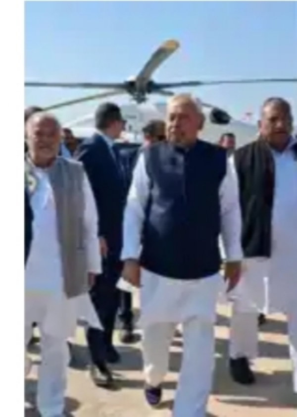 जांच करते मुख्यमंत्री जांच करते मुख्यमंत्री