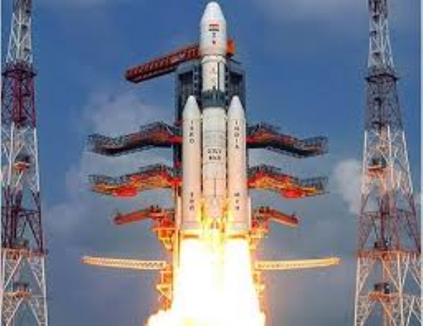 भारतीय अंतरिक्ष एजेंसी ने एक ही मिशन में 104 उपग्रहों का सफल प्रक्षेपण किया