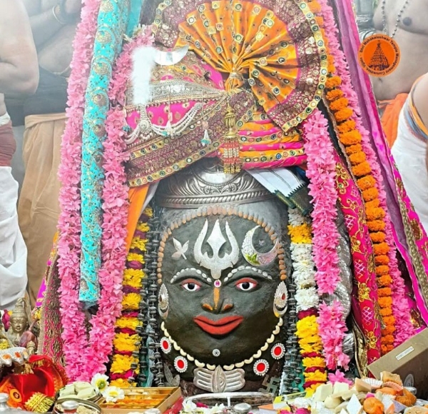 बाबा महाकाल का भस्म आरती राजा स्वरूप श्रृंगार