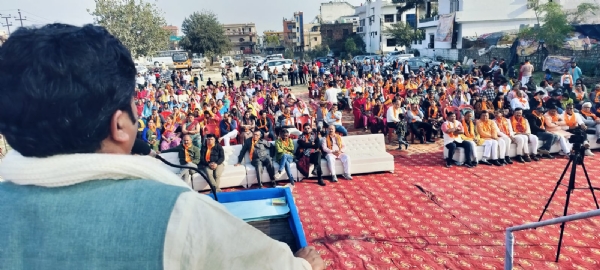 हिंदू सम्मेलन में आए श्रोता