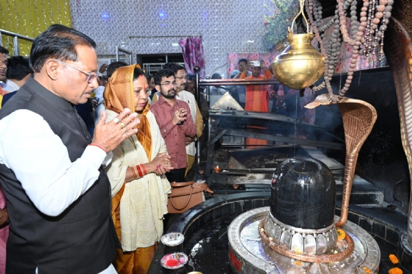 मुख्यमंत्री विष्णुदेव साय  सत्यनारायण बाबा धाम में