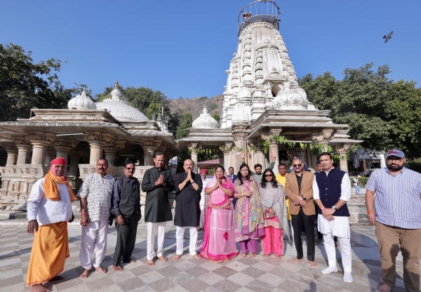 उदयपुर के अम्बेरी स्थित प्राचीन अमरख महादेव मंदिर में मुख्यमंत्री रेखा गुप्ता, कैबिनेट मंत्री आशीष सूद और रविंद्र इंद्राज के साथ