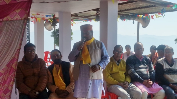 भेंटी गांव में आयोजित कार्यक्रम में बोलते विधायक राजकुमार पोरी