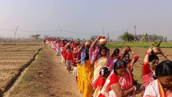 महिलाओं का पूजा में yogdan