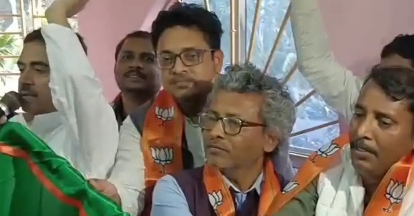 भाजपा से जुड़ते पूर्व विधायक संग्राम दलाई भाजपा से जुड़ते पूर्व विधायक संग्राम दलाई