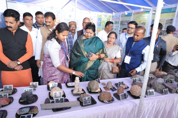 प्रगतिशील छत्तीसगढ़ 2026 उन्नति की ओर एक पहल - भव्य प्रदर्शनी का हुआ शुभारंभ प्रगतिशील छत्तीसगढ़ 2026 उन्नति की ओर एक पहल - भव्य प्रदर्शनी का हुआ शुभारंभ