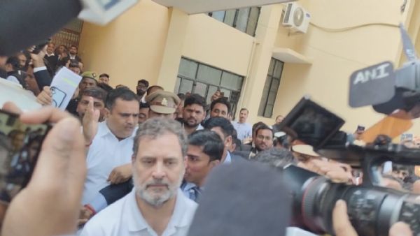 राहुल गाँधी सुल्तानपुर मे