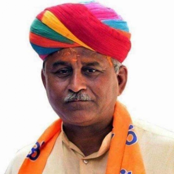 सर्व समाज की 114 कन्याओं को जेठानंद व्यास शगुन के रूप देंगे ग्यारह-ग्यारह हजार रुपए सर्व समाज की 114 कन्याओं को जेठानंद व्यास शगुन के रूप देंगे ग्यारह-ग्यारह हजार रुपए