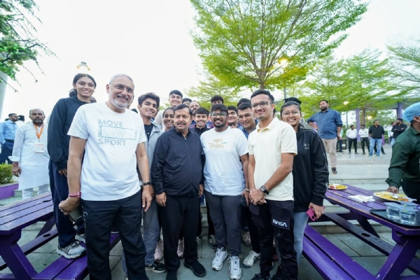 युवाओं के साथ ‘चाय पे चर्चा’