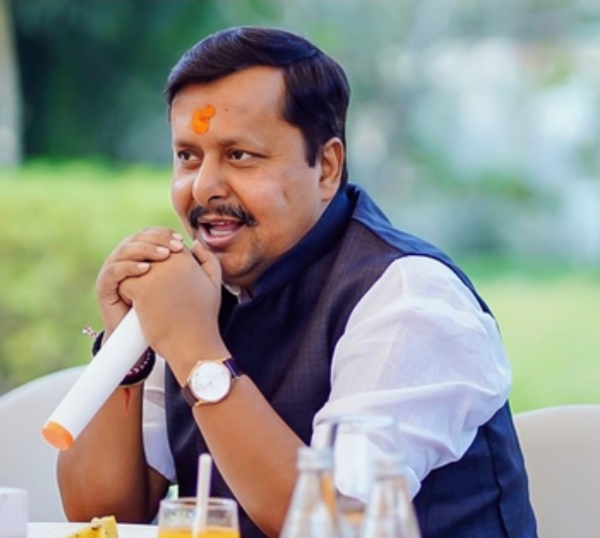 भाजपा के  राष्ट्रीय अध्यक्ष नितिन नवीन गुजरात के कार्यकर्ताओं को संबोधित करते हुए