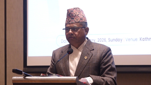 नेपाल के उद्योग वाणिज्य एवं आपूर्ति मंत्री अनिल सिन्हा