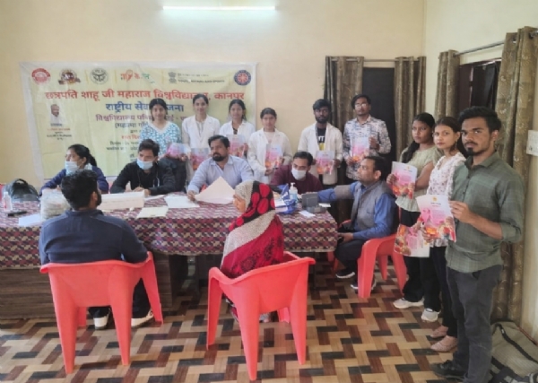 कार्यक्रम के दौरान लिया गया छायाचित्र