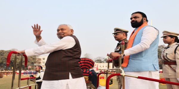 बिहार–आरक्षक–सप्ताह–२०२६ इत्यस्य सामूहिक–संचलनेन सह वार्षिक–पारितोषिक–वितरण–कार्यक्रमे मुख्यमन्त्री सहभागं कृतवान्