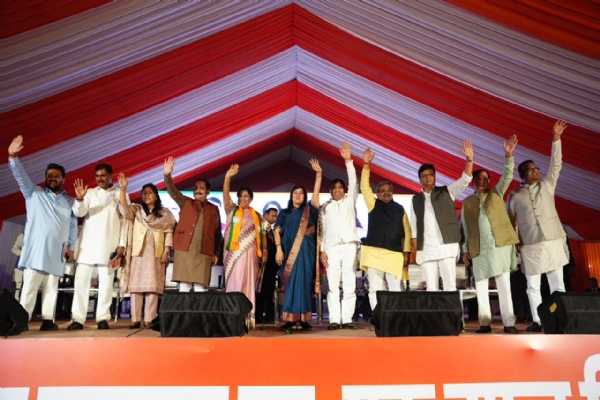 नई दिल्ली लोकसभा क्षेत्र में आयोजित ‘प्रवास कार्यक्रम’ भाजपा नेताओं के साथ मुख्यमंत्री रेखा गुप्ता