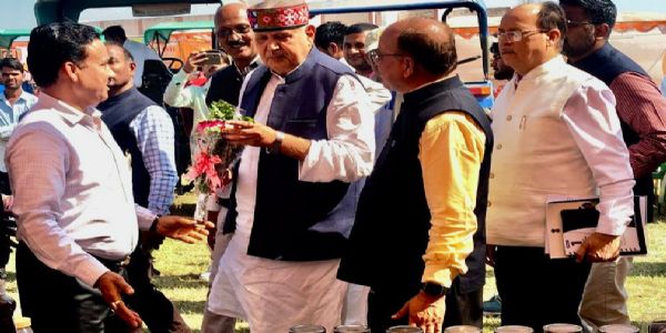 कृषक–मेलापक: कृषकान् नव–प्रविधिभिः विपणेन च संयोजयति - कृषिमन्त्री