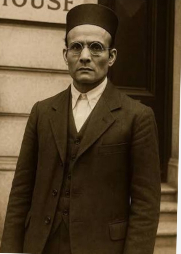 राष्ट्रवादी चिंतक विनायक दामोदर सावरकर (फाइल फोटो) राष्ट्रवादी चिंतक विनायक दामोदर सावरकर (फाइल फोटो)