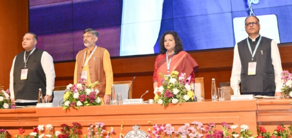 भुवनेश्वर स्थित लोकसेवा भवन के कन्वेंशन सेंटर में आयोजित दो दिवसीय राज्य स्तरीय नीति परामर्श “विकास मंथन 1.0” का उद्घाटन सत्र