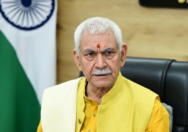 उपराज्यपाल सिन्हा ने श्रीनगर अंतरराष्ट्रीय हवाई अड्डे पर नागरिक एन्क्लेव के व्यापक विस्तार के लिए पीएम मोदी के प्रति किया आभार व्यक्त उपराज्यपाल सिन्हा ने श्रीनगर अंतरराष्ट्रीय हवाई अड्डे पर नागरिक एन्क्लेव के व्यापक विस्तार के लिए पीएम मोदी के प्रति किया आभार व्यक्त