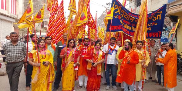 श्यामस्य जयघोषैः नगरः गुन्जितः, शोभा–यात्रा निर्गता