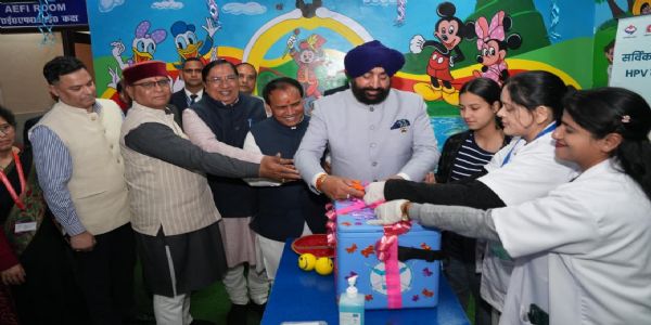 राज्यपालः अकरोत् उत्तराखंडे एचपीवी टीकाकरणस्य शुभारंभम्