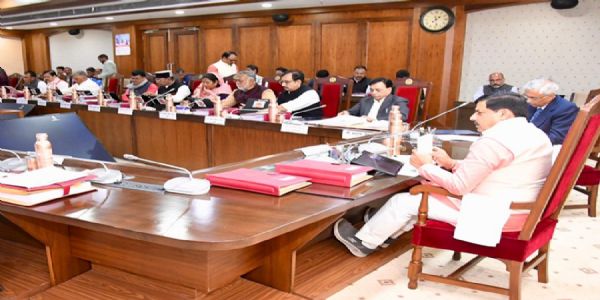 मंत्रिमंडलम् : सरदार सरोवर परियोजनायाः विस्थापितेभ्यः वितरितम्आवासीय भूखंडानां पंजीयनं कारयिष्यति मध्यप्रदेशसर्वकारः