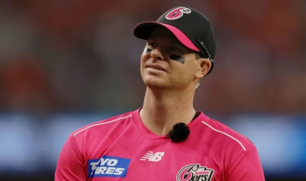 ऑस्ट्रेलियाई बल्लेबाज स्टीव स्मिथ