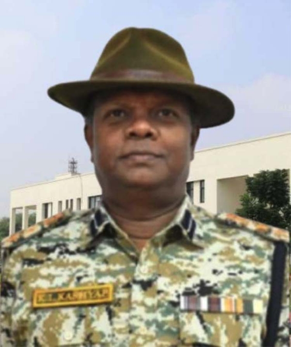 सेवानिवृत्त आईपीएस कमलोचन कश्यप