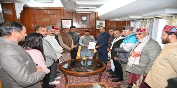 विधायक निधिमवरोद्धुं प्रकरणे भाजपा विधायकानां राज्यपालाय ज्ञापनम्