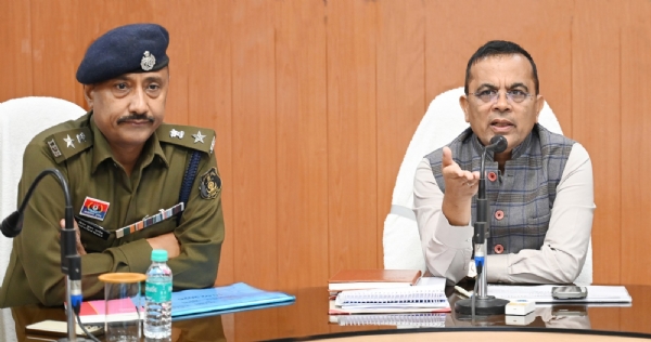 कलेक्टर-एसपी ने होली पर्व शांति एवं सौहार्द्र के साथ मनाने की अपील की कलेक्टर-एसपी ने होली पर्व शांति एवं सौहार्द्र के साथ मनाने की अपील की