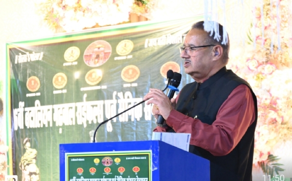 गढ़वाल राइफल्स के 46वें स्थापना दिवस को सैनिक कल्याण मंत्री गणेश जोशी संबोधित करते हुए। गढ़वाल राइफल्स के 46वें स्थापना दिवस को सैनिक कल्याण मंत्री गणेश जोशी संबोधित करते हुए।