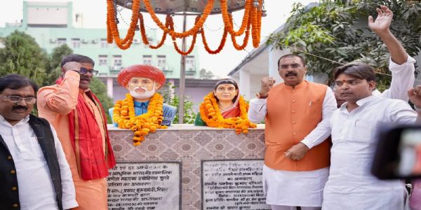 सावित्रीबाई–फूले इत्यस्या: चिन्तनं एवं अभियानं पीएम–मोदी फलितं करोति— संजय–सरावगी