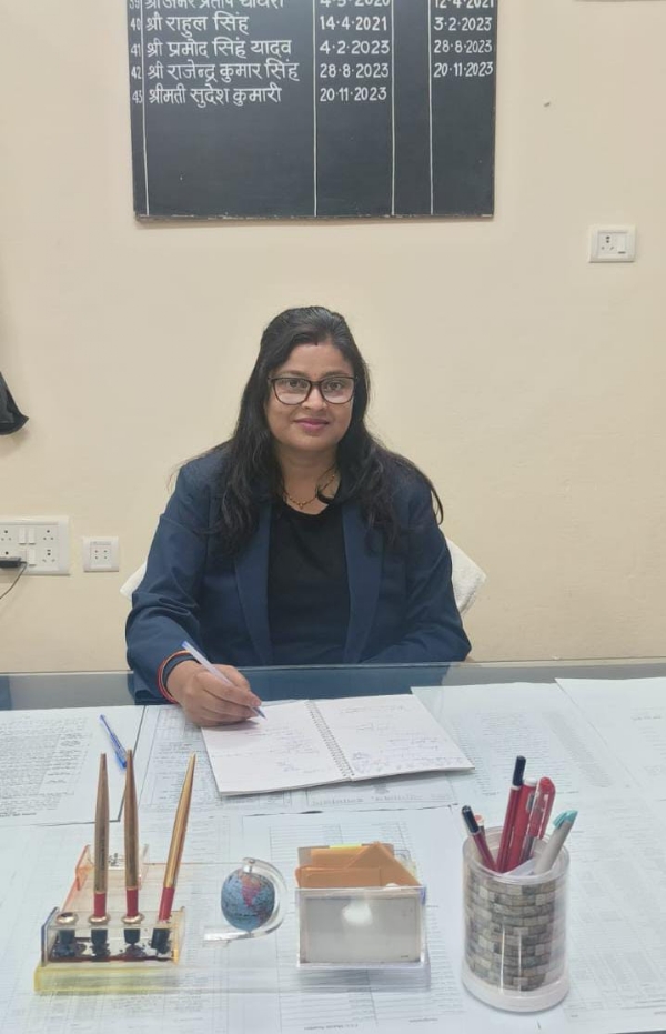 नोडल अधिकारी रश्मि सिंह का छायाचित्र