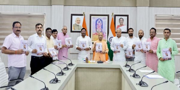 जापान–सिंगापुर–देशयोः सफल–यात्रायै मुख्यमन्त्रिणे योगिने शुभकामनाः प्रदत्ताः