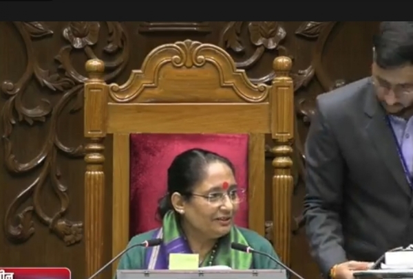 विधानसभा अध्यक्ष ऋतु खंडूडी भूषण सदन की कार्यवाही का संचालन करती हुई।