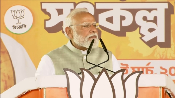 प्रधानमंत्री नरेन्द्र मोदी शनिवार को कोलकाता में भाजपा की रैली को संबोधित करते हुए प्रधानमंत्री नरेन्द्र मोदी शनिवार को कोलकाता में भाजपा की रैली को संबोधित करते हुए