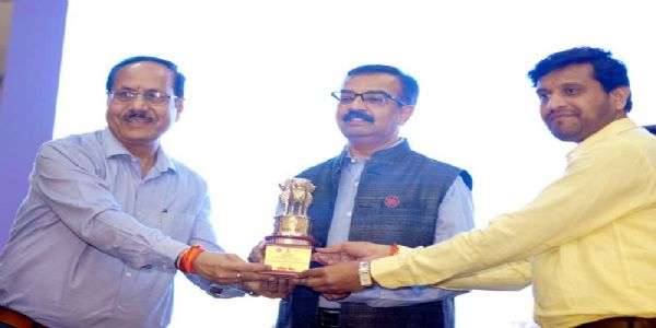 विद्यार्थिने राष्ट्र निर्माणस्य गतिविधिभिःसह योक्तुम् अग्रणी भूमिकां निर्वहति एनएसएस : अनुपम राजन्