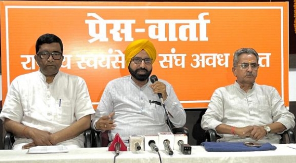 प्रेसवार्ता को संबोधित करते प्रान्त संघचालक सरदार स्वर्ण सिंह