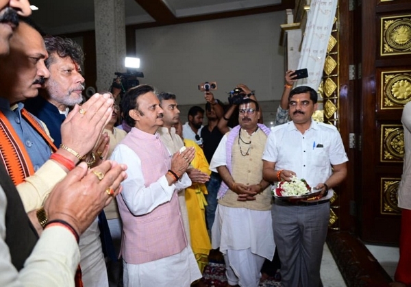 उप मुख्यमंत्री शुक्ल ने रायपुर में श्रीराम मंदिर में किये दर्शन
