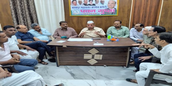 उत्सवानां हर्षोल्लासेऽपि वीथय: मलिनतायां निमग्नाः — पवन-गुप्तः