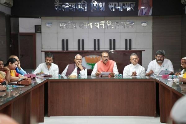 बिहार भाजपा प्रदेश अध्यक्ष संजय सरावगी ने की प्रवक्ताओं, पदाधिकारियों  के साथ बैठक